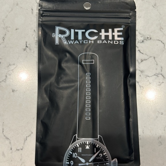 Silicone watch band - 22mm - Picture 2 of 2